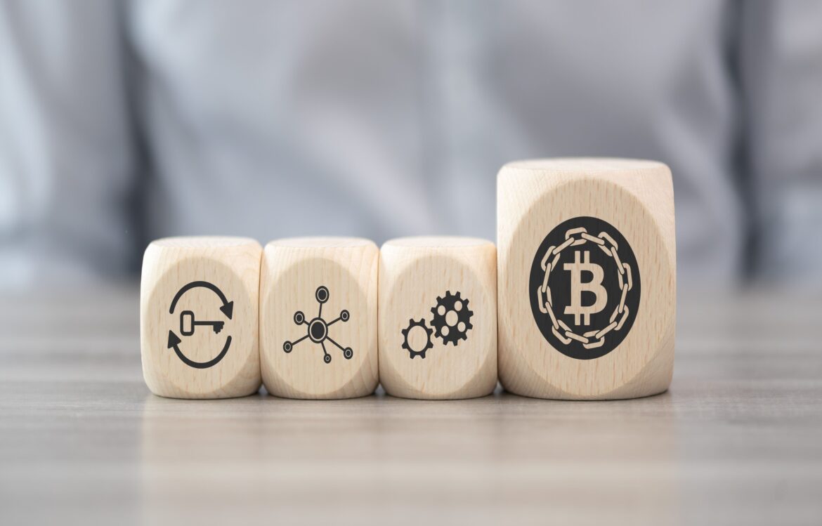 Are optimal bitcoin dice playing speeds identifiable?